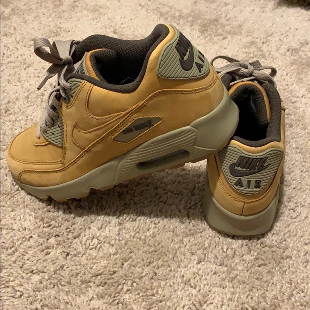 NIKE Air Max - Picture 4 of 5